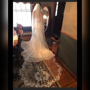 Lace wedding veil